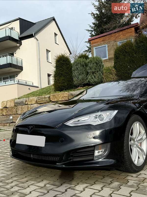 Ліфтбек Tesla Model S 2014 в Києві
