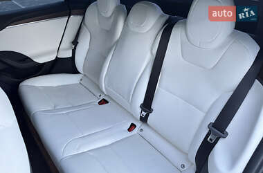 Лифтбек Tesla Model S 2022 в Ужгороде