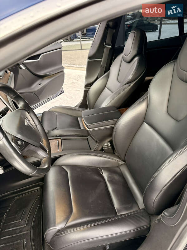 Лифтбек Tesla Model S 2018 в Львове