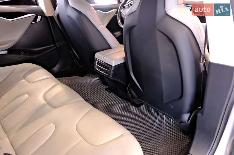 Лифтбек Tesla Model S 2015 в Одессе фото 40 Лифтбек Tesla Model S 2015 в Одессе