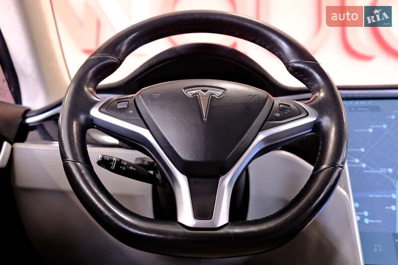 Лифтбек Tesla Model S 2015 в Одессе фото 48 Лифтбек Tesla Model S 2015 в Одессе
