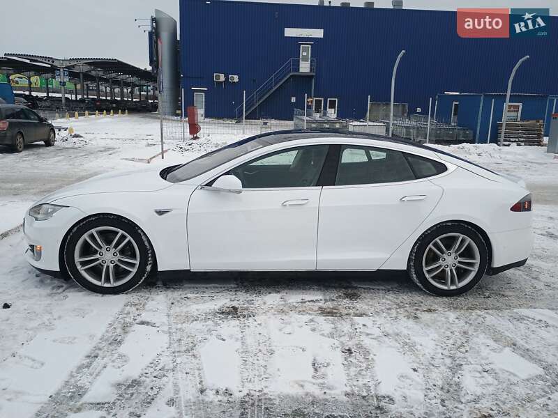 Лифтбек Tesla Model S 2015 в Виннице фото 3 Лифтбек Tesla Model S 2015 в Виннице