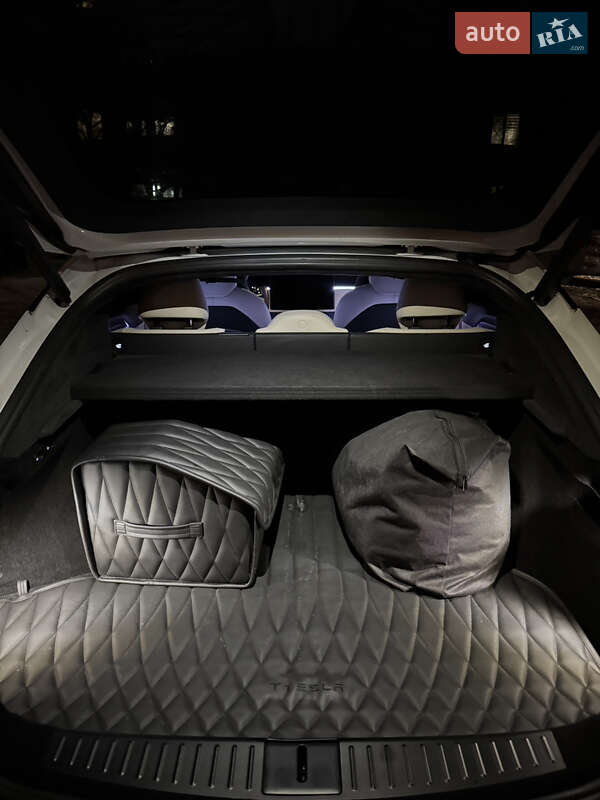 Лифтбек Tesla Model S 2021 в Днепре фото 14 Лифтбек Tesla Model S 2021 в Днепре