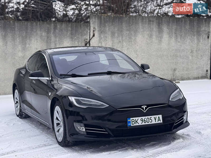 Ліфтбек Tesla Model S 2017 в Рівному фото 3 Ліфтбек Tesla Model S 2017 в Рівному