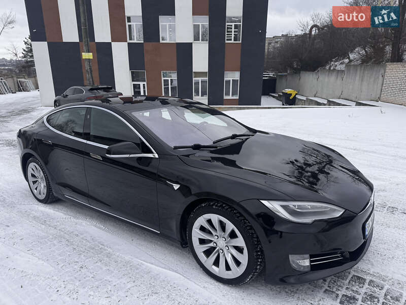 Ліфтбек Tesla Model S 2017 в Рівному фото 15 Ліфтбек Tesla Model S 2017 в Рівному