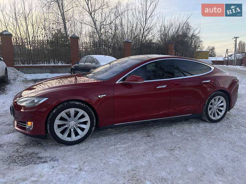 Ліфтбек Tesla Model S 2015 в Києві