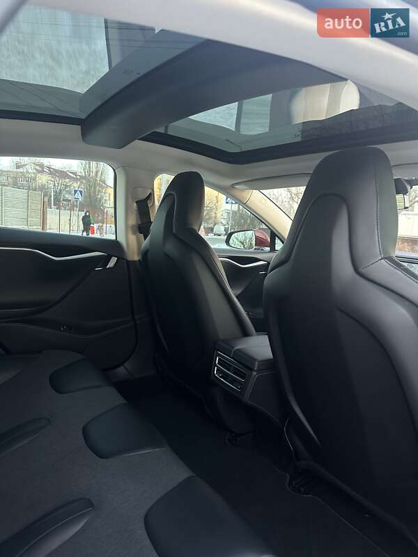 Ліфтбек Tesla Model S 2015 в Києві