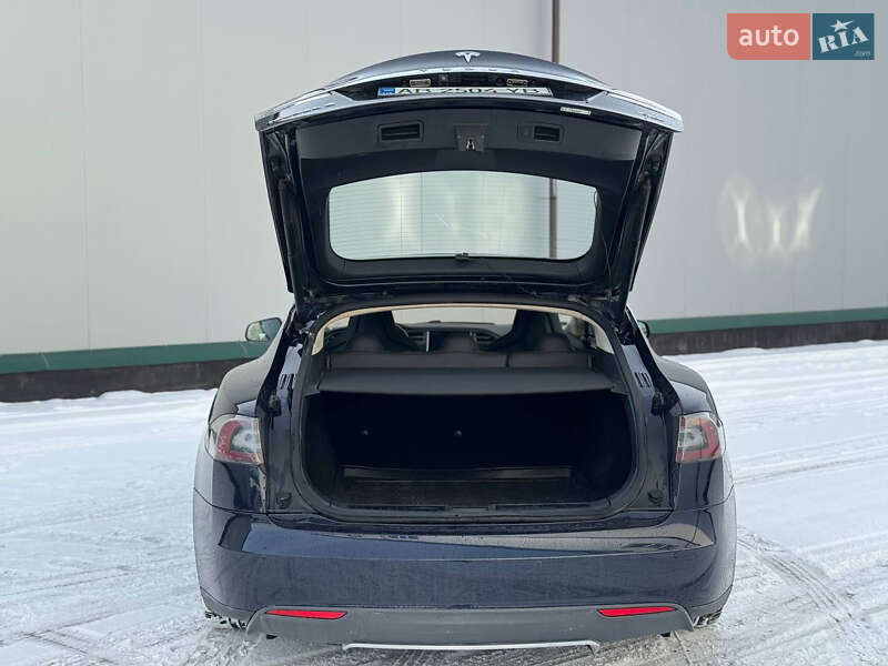 Ліфтбек Tesla Model S 2013 в Вінниці
