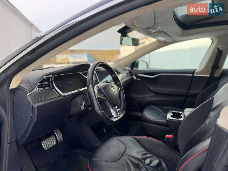 Ліфтбек Tesla Model S 2013 в Вінниці