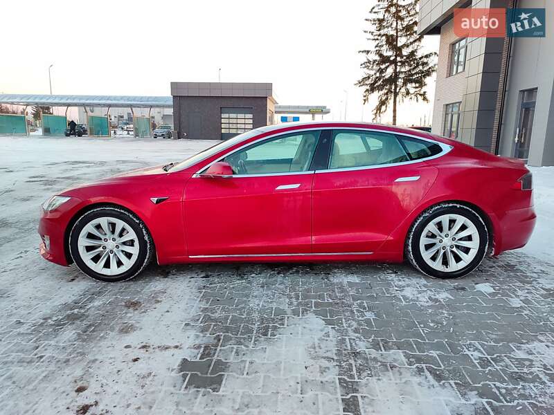 Лифтбек Tesla Model S 2018 в Сарнах
