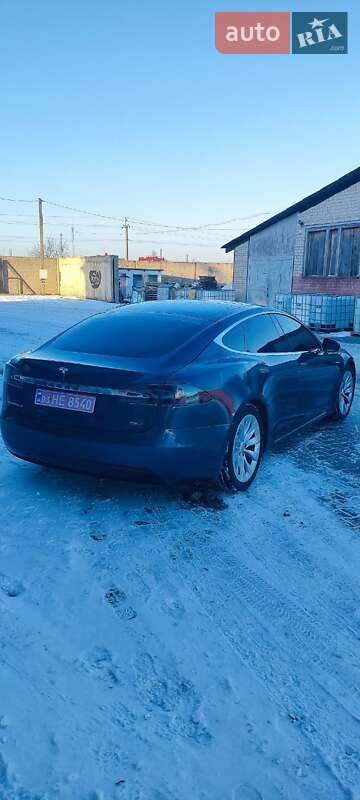 Лифтбек Tesla Model S 2016 в Сарнах