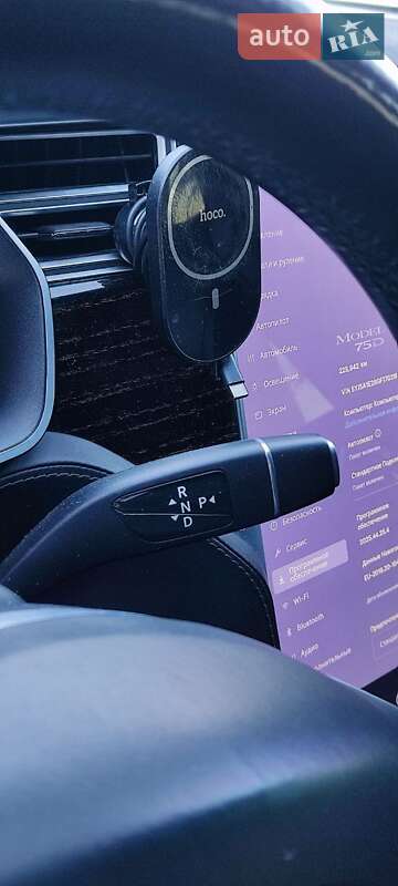 Лифтбек Tesla Model S 2016 в Сарнах