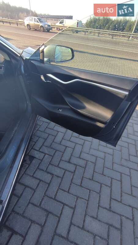 Ліфтбек Tesla Model S 2013 в Житомирі