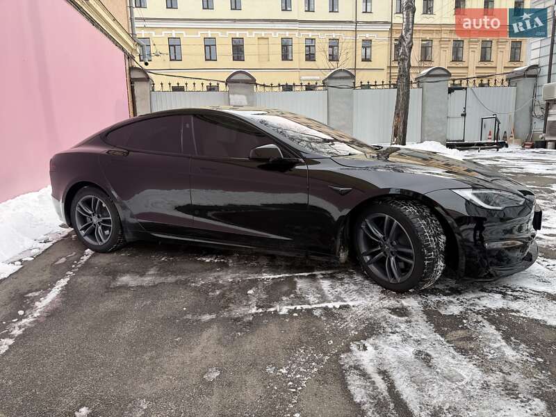 Лифтбек Tesla Model S 2022 в Киеве