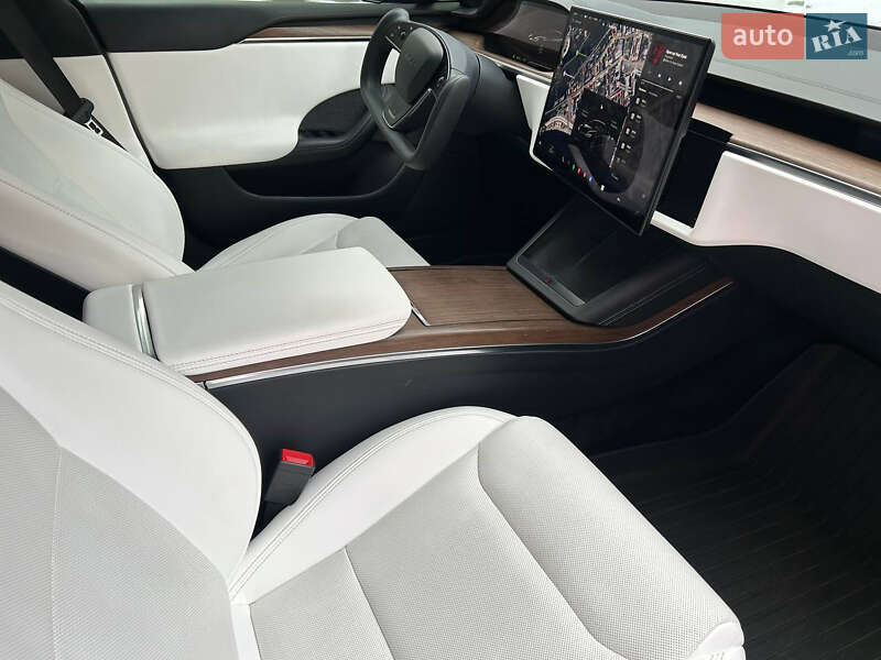 Лифтбек Tesla Model S 2022 в Киеве