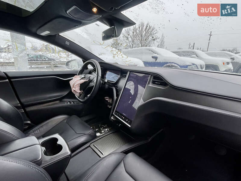 Ліфтбек Tesla Model S 2018 в Львові фото 23 Ліфтбек Tesla Model S 2018 в Львові