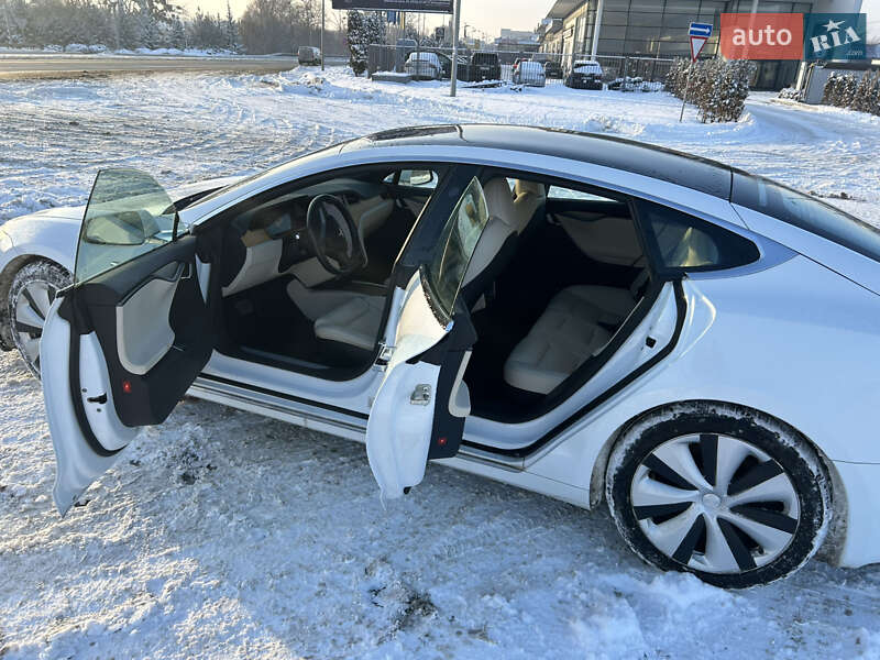 Лифтбек Tesla Model S 2020 в Полтаве