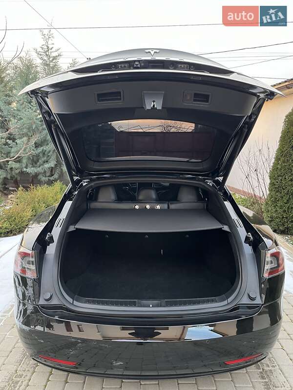 Лифтбек Tesla Model S 2017 в Николаеве