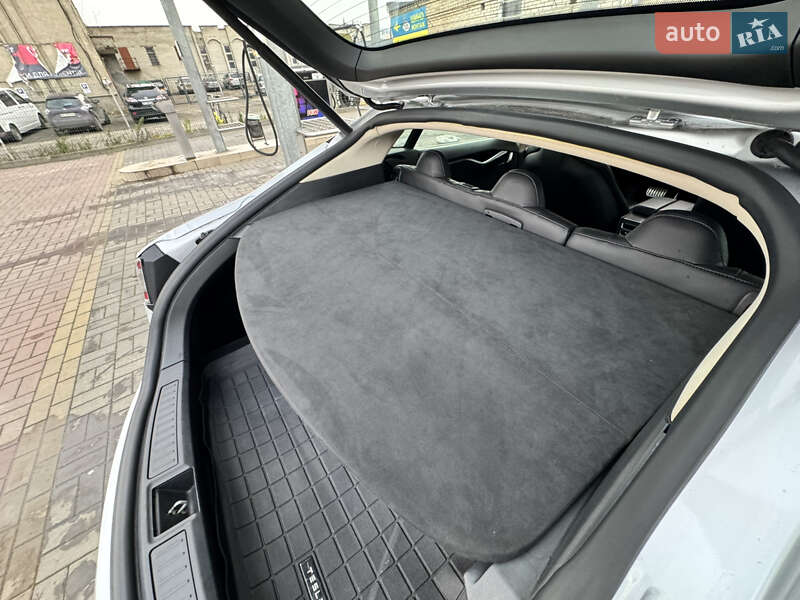 Лифтбек Tesla Model S 2014 в Луцке фото 35 Лифтбек Tesla Model S 2014 в Луцке