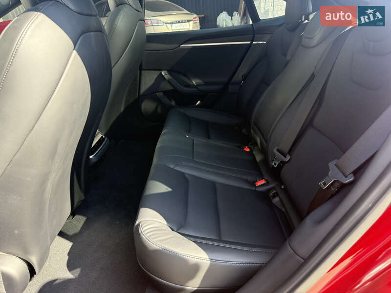 Ліфтбек Tesla Model S 2023 в Дніпрі