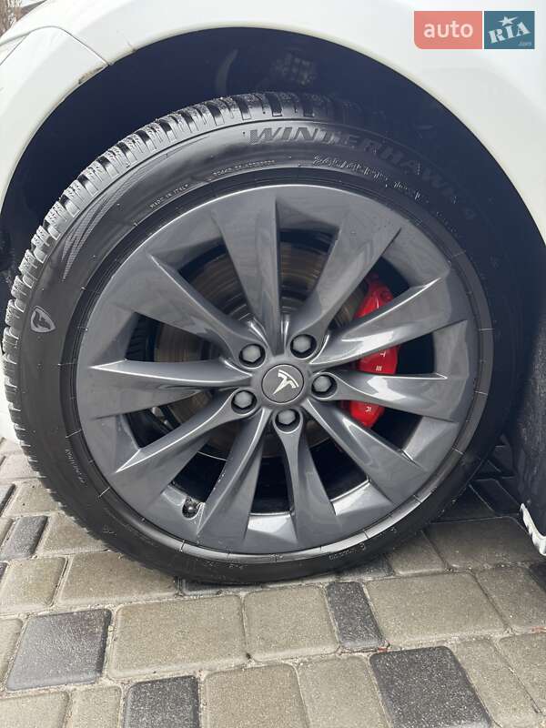 Лифтбек Tesla Model S 2020 в Днепре