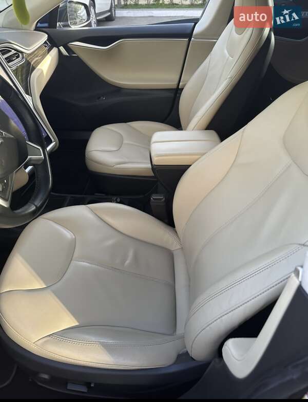 Лифтбек Tesla Model S 2014 в Киеве фото 4 Лифтбек Tesla Model S 2014 в Киеве