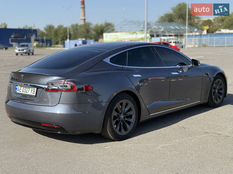 Лифтбек Tesla Model S 2020 в Днепре