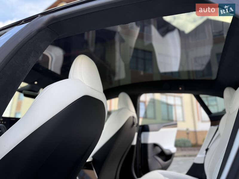 Лифтбек Tesla Model S 2024 в Дрогобыче