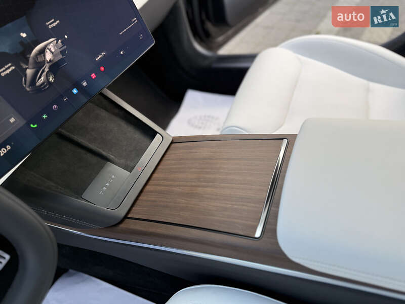Лифтбек Tesla Model S 2024 в Дрогобыче