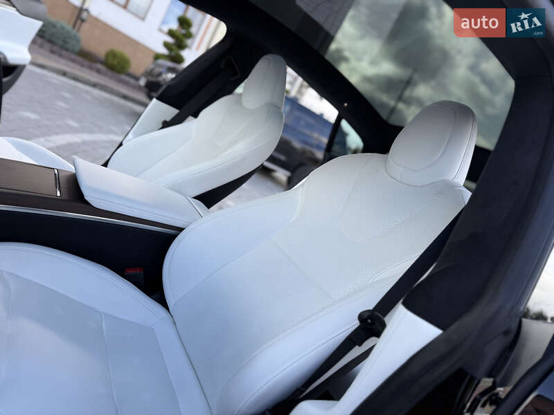 Лифтбек Tesla Model S 2024 в Дрогобыче