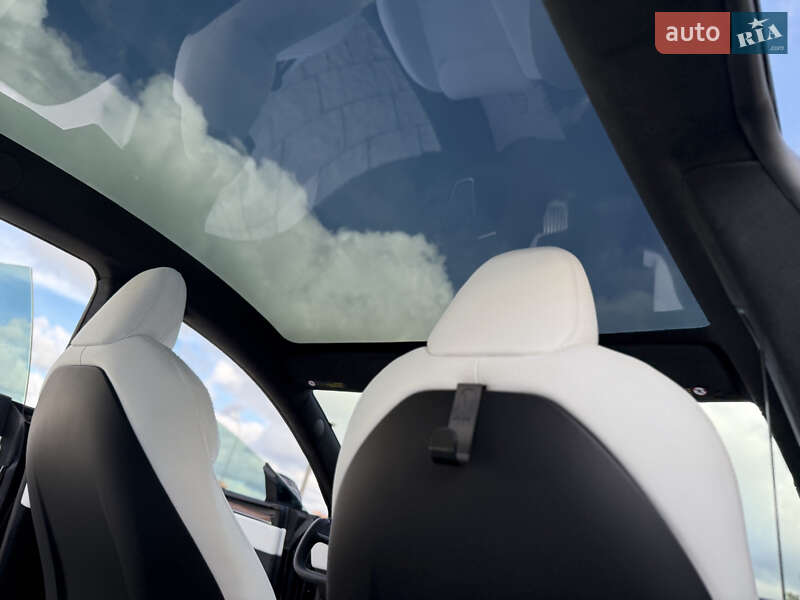 Лифтбек Tesla Model S 2024 в Дрогобыче