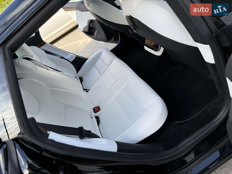 Лифтбек Tesla Model S 2024 в Дрогобыче