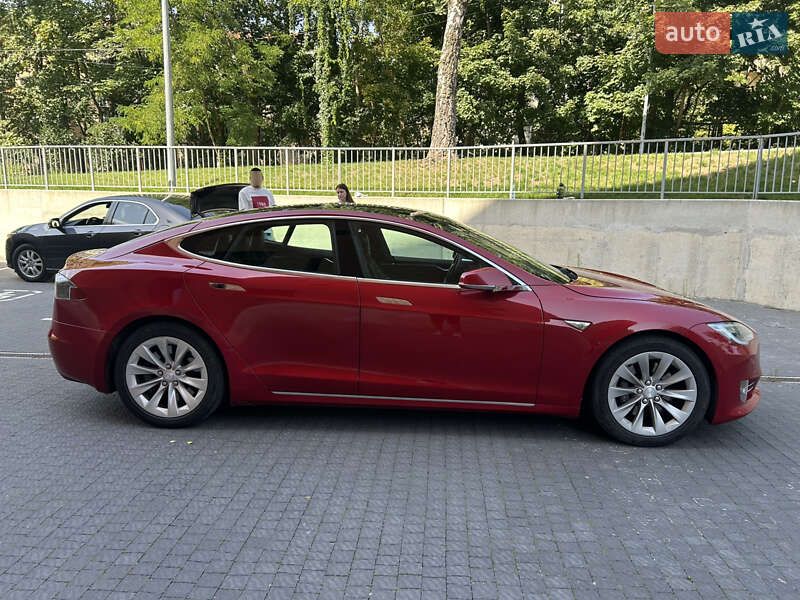 Ліфтбек Tesla Model S 2016 в Львові фото 5 Ліфтбек Tesla Model S 2016 в Львові