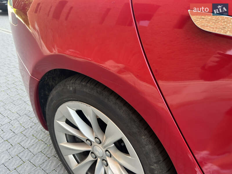 Ліфтбек Tesla Model S 2016 в Львові фото 13 Ліфтбек Tesla Model S 2016 в Львові