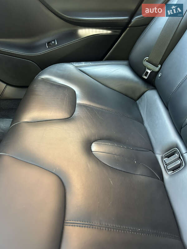 Ліфтбек Tesla Model S 2016 в Львові фото 25 Ліфтбек Tesla Model S 2016 в Львові