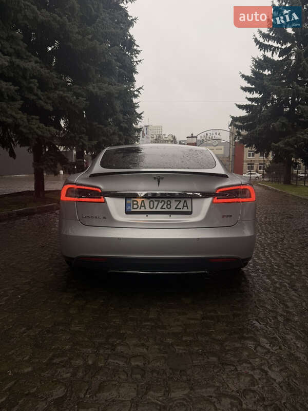 Ліфтбек Tesla Model S 2014 в Кропивницькому