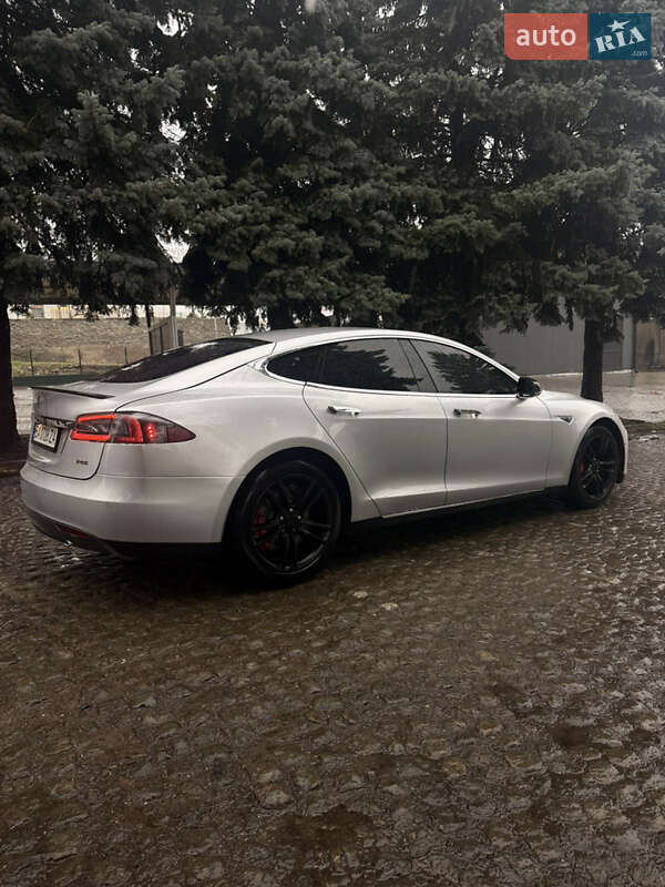 Ліфтбек Tesla Model S 2014 в Кропивницькому