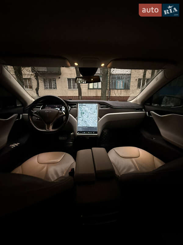 Ліфтбек Tesla Model S 2014 в Кропивницькому
