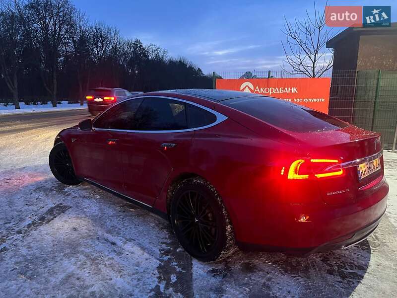 Ліфтбек Tesla Model S 2015 в Білій Церкві
