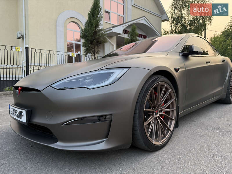 Лифтбек Tesla Model S 2023 в Днепре