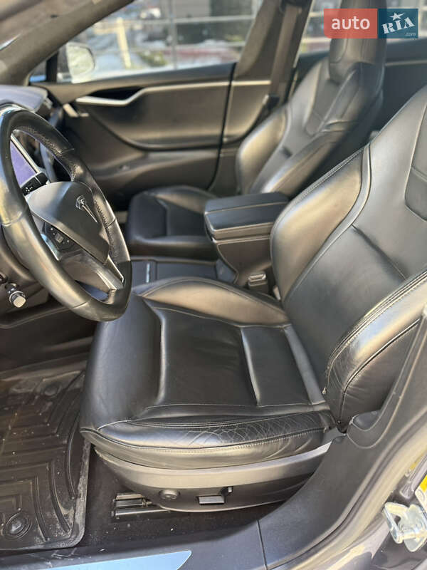 Лифтбек Tesla Model S 2016 в Киеве фото 7 Лифтбек Tesla Model S 2016 в Киеве