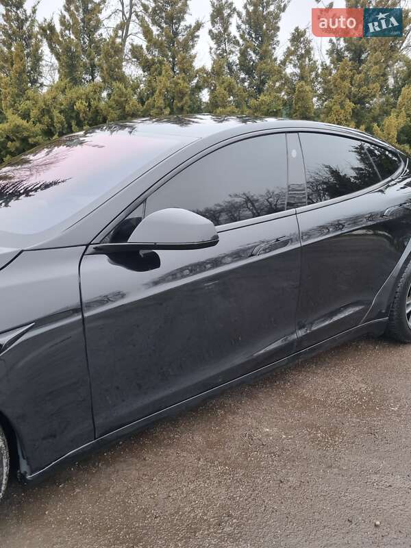 Ліфтбек Tesla Model S 2022 в Харкові