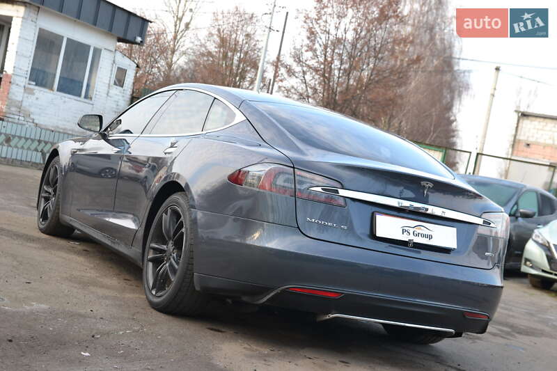 Лифтбек Tesla Model S 2012 в Луцке