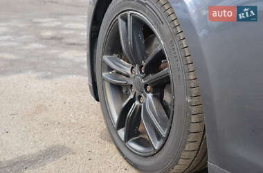 Лифтбек Tesla Model S 2015 в Луцке
