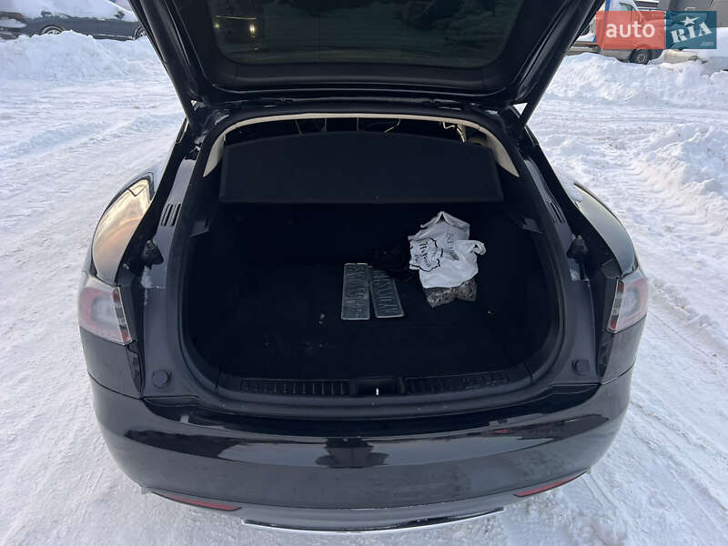 Лифтбек Tesla Model S 2013 в Киеве