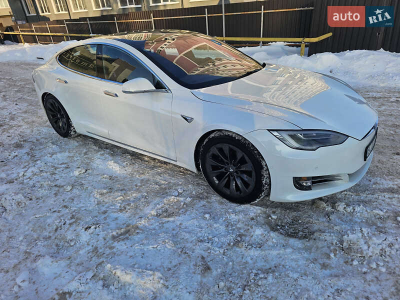 Лифтбек Tesla Model S 2019 в Хмельницком