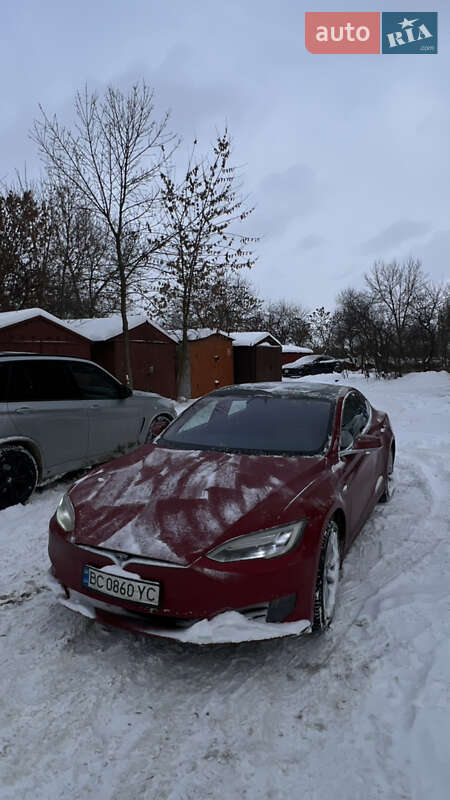 Лифтбек Tesla Model S 2016 в Львове