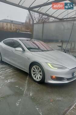 Ліфтбек Tesla Model S 2017 в Житомирі