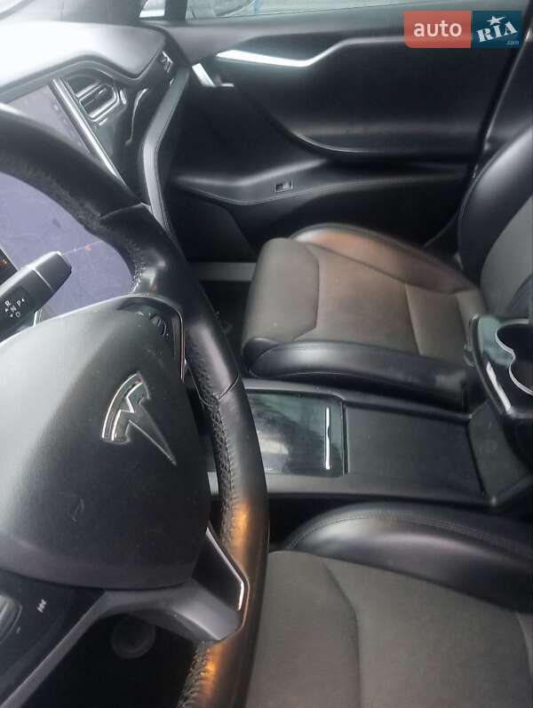 Ліфтбек Tesla Model S 2017 в Житомирі