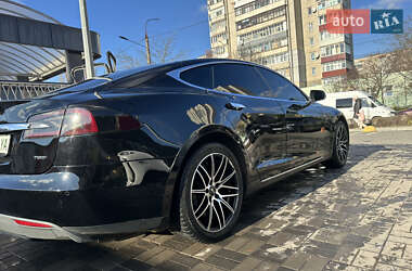 Лифтбек Tesla Model S 2015 в Хмельницком